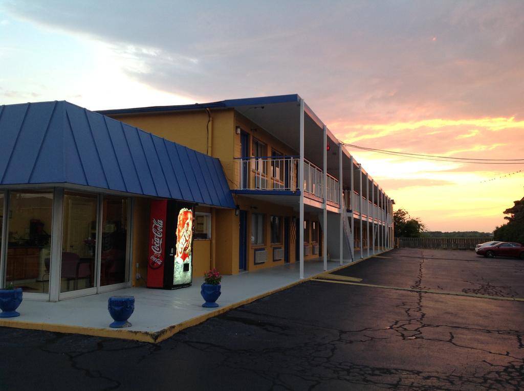 Belmont Inn And Suites Hampton Exteriör bild