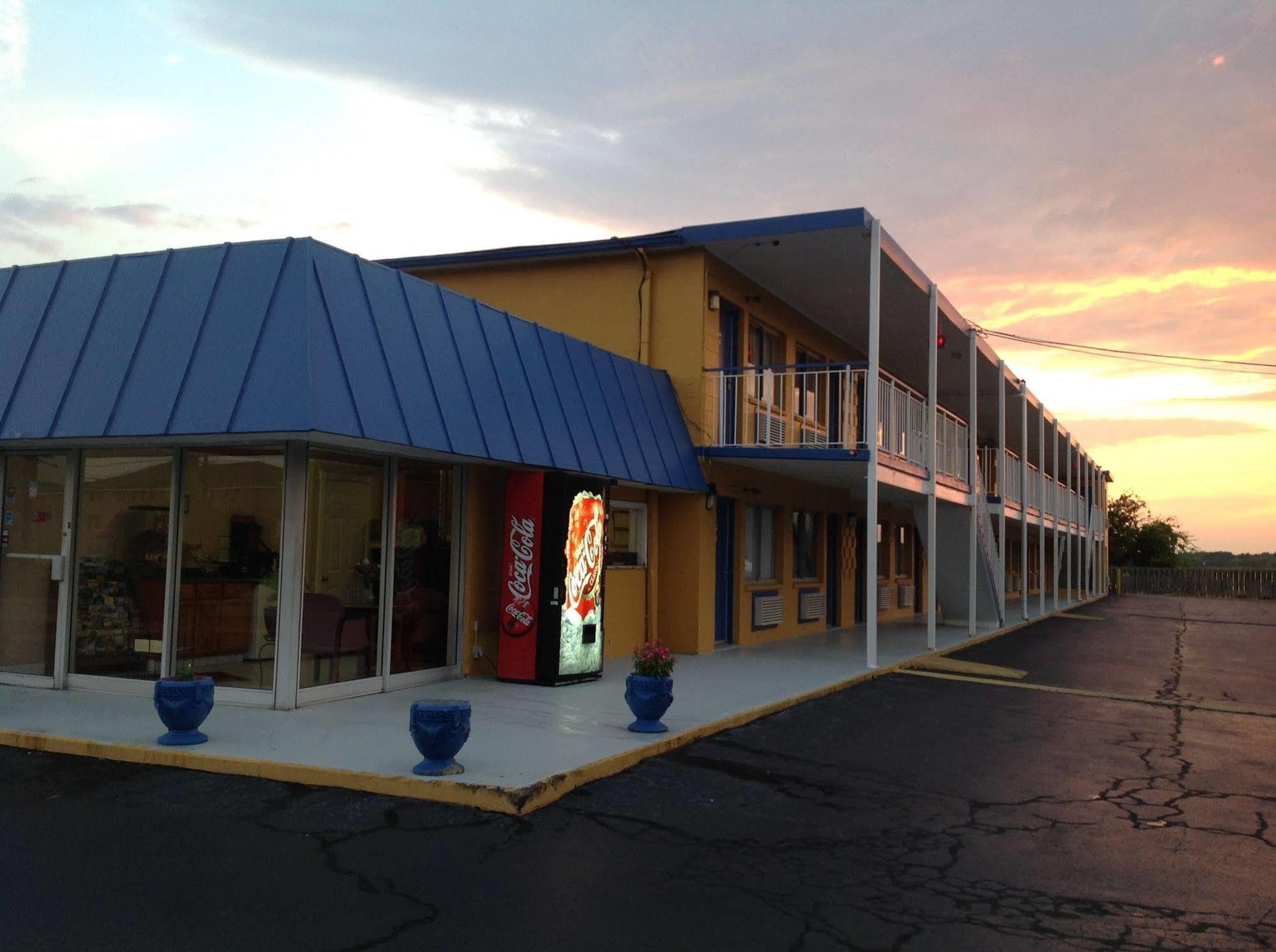 Belmont Inn And Suites Hampton Exteriör bild