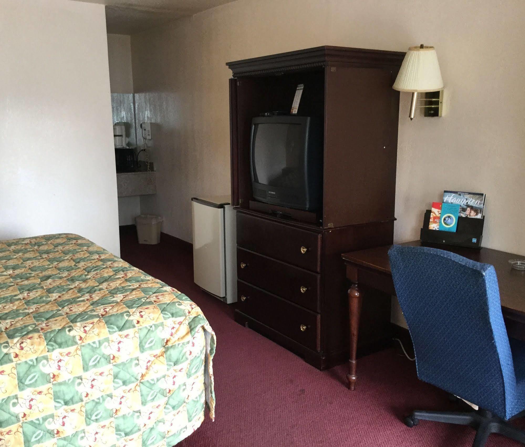 Belmont Inn And Suites Hampton Exteriör bild