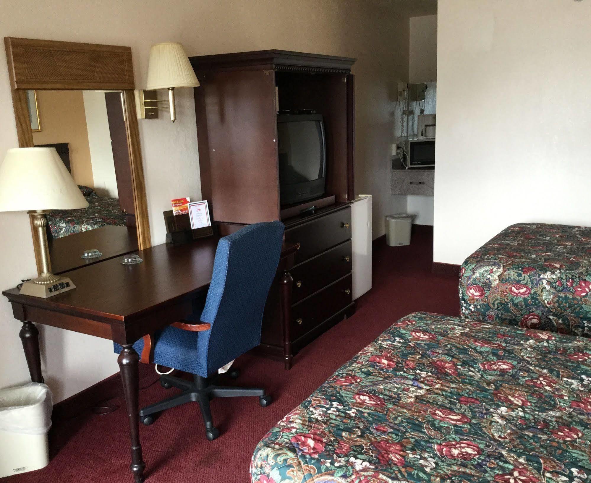 Belmont Inn And Suites Hampton Exteriör bild
